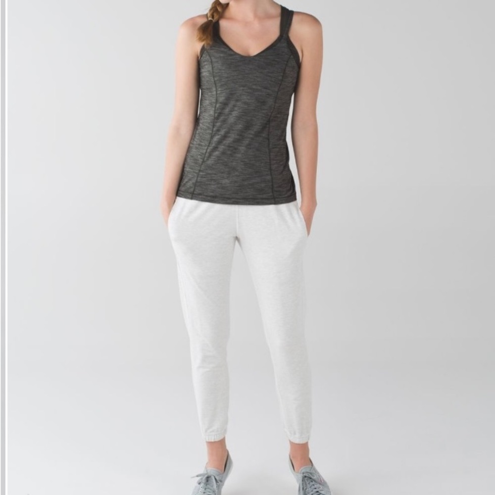 Lululemon Run For Gold Tank
Heathered Gator Green / Deep Camo